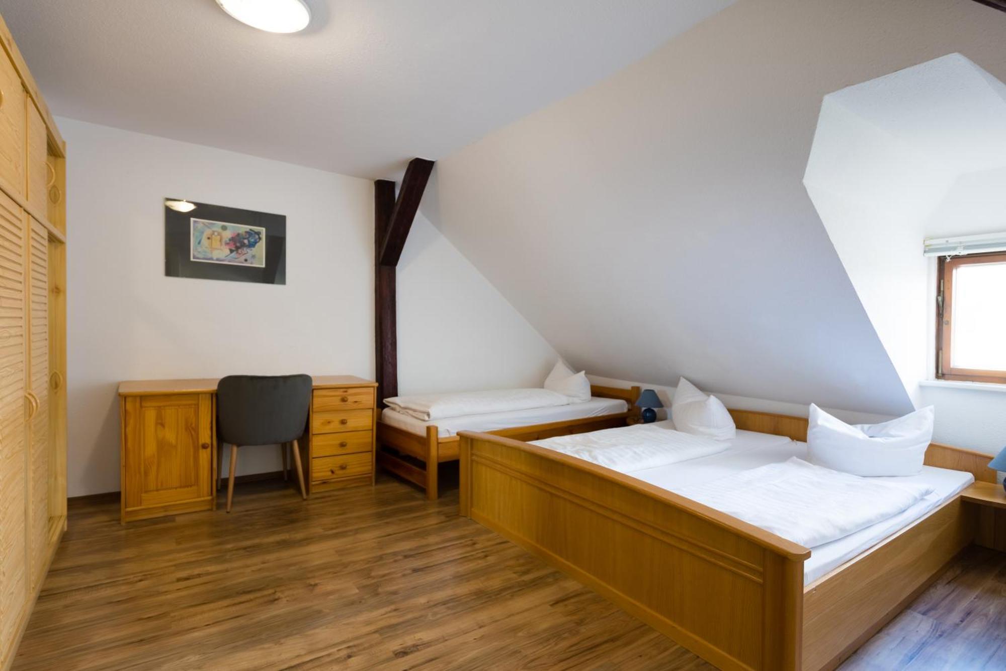 Pension & Ferienwohnungen Toepferstueb'L Saalfeld Saale Экстерьер фото