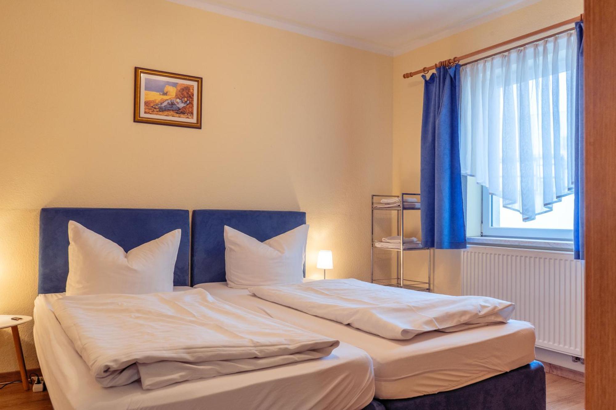 Pension & Ferienwohnungen Toepferstueb'L Saalfeld Saale Экстерьер фото