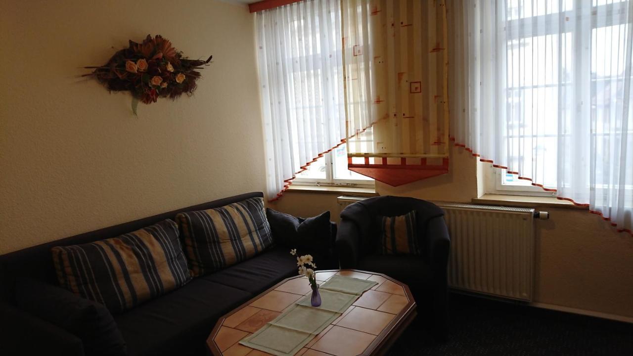 Pension & Ferienwohnungen Toepferstueb'L Saalfeld Saale Экстерьер фото